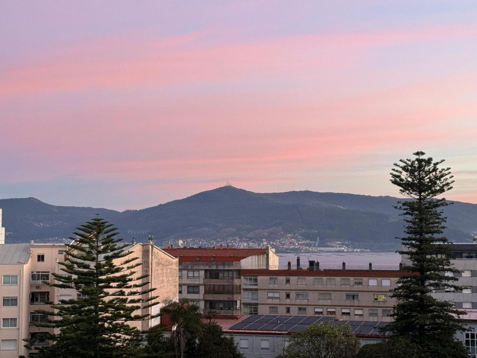 Moderno Apartamento Con Vistas A La Ria De ヴィーゴ エクステリア 写真