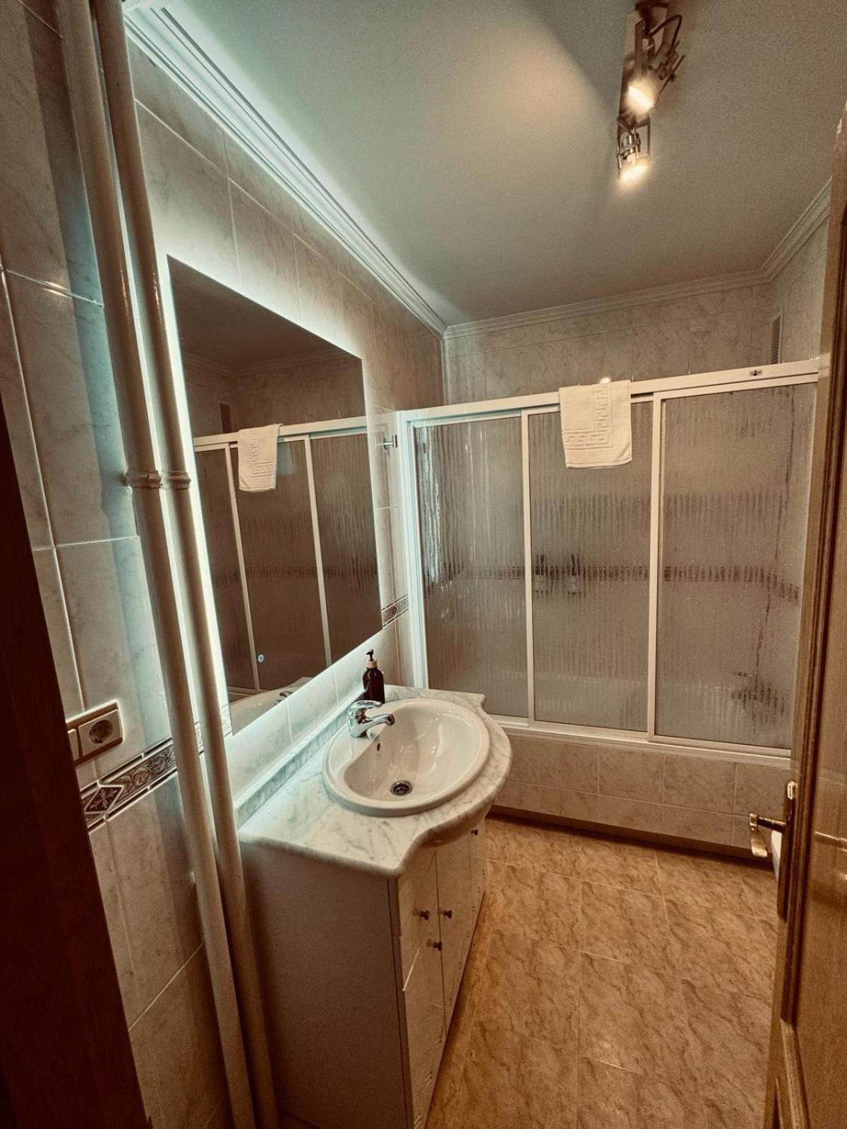 Moderno Apartamento Con Vistas A La Ria De ヴィーゴ エクステリア 写真